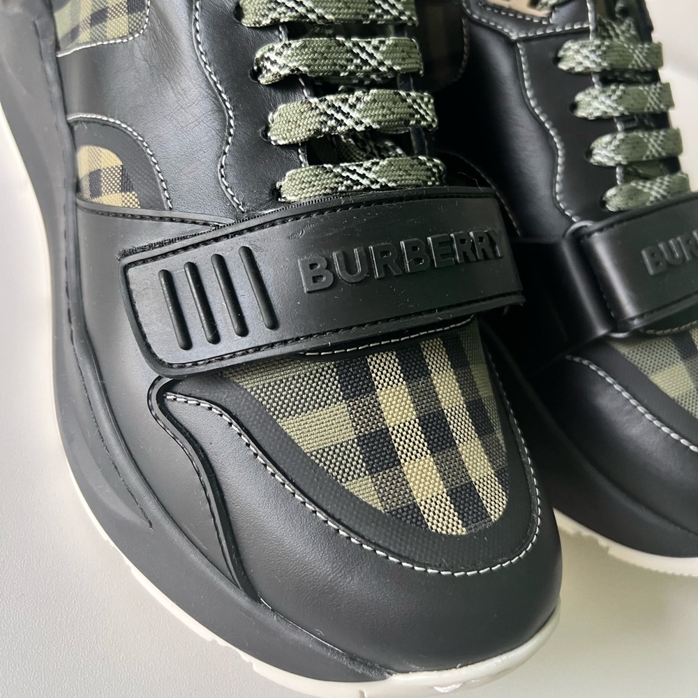 Burberry Check Ladies Sneakers - Picture 10 of 16